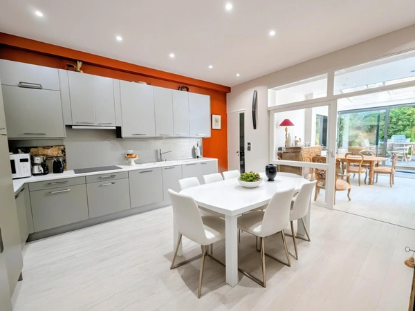 Maison Bourgeoise en pierre à vendre 5 pièces BORDEAUX (33) - Garage - Terrasse - 