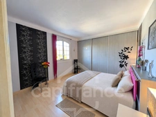 House for sale, 5 rooms - Swimming pool - Full basement - SAINT-LOUBES CENTRE (33)