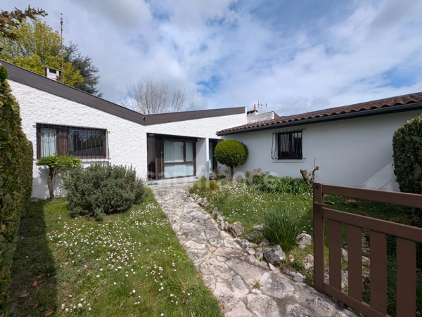 Maison à vendre 4 pièces - Haut Cenon - Garage - Jardins