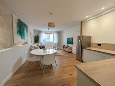 2-room apartment for sale - Bordeaux Bastide (33) - Jardin Botanique-Stalingrad - Quiet street