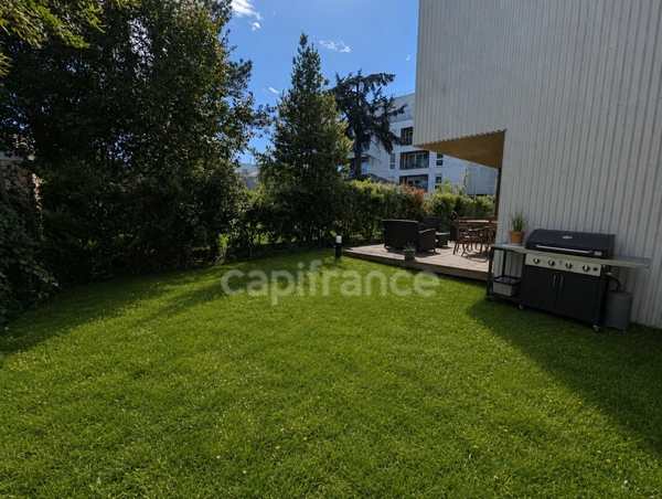 Appartement à vendre 3 pièces BORDEAUX CHARTRONS (33) - Jardin 110m2, terrasse, parking, cellier