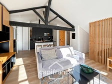 BORDEAUX (33) Saint Pierre district / 1-bedroom apartment / bright, spacious, bicycle parking 