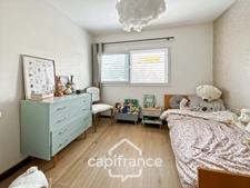 FOR SALE BORDEAUX / LES CHARTRONS House with two terraces