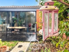 On the outskirts of Bordeaux/Talence (33), in the Caudérès district, a house renovated by an architect with a garden.