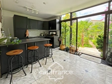 BORDEAUX/ ST GENES Renovated Bourgeois House, Garden and Outbuilding