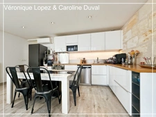 Bordeaux (33), Saint-Michel district, superb 2-bedroom duplex apartment in a beautiful stone building
