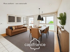 Gironde department (33), for sale in VILLENAVE D'ORNON, 2-bedroom apartment with terrace and two parking spaces 