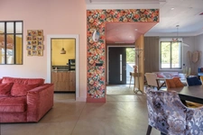 PESSAC (33) near BORDEAUX, House with quality features