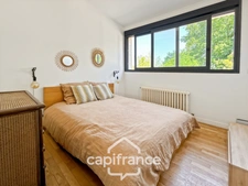 TALENCE (33) - St Genes district - House with garden and swimming pool - High-quality renovation