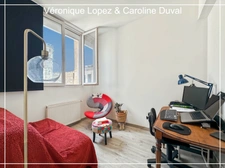 Bordeaux (33), Saint-Michel district, superb 2-bedroom duplex apartment in a beautiful stone building