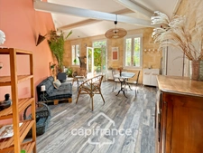 BORDEAUX/ ST GENES Renovated Bourgeois House, Garden and Outbuilding