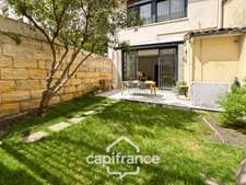 BORDEAUX/NANSOUTY-SAINT GENES Old house, renovated with garden and garage