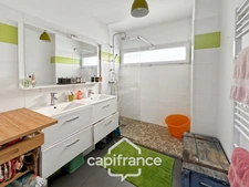 FOR SALE BORDEAUX / LES CHARTRONS House with two terraces