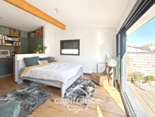 FOR SALE BORDEAUX / LES CHARTRONS House with two terraces