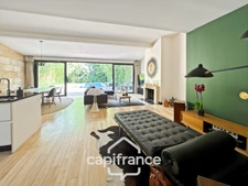 TALENCE (33) - St Genes district - House with garden and swimming pool - High-quality renovation