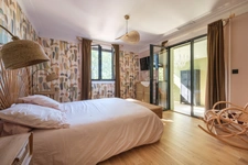 PESSAC(33) proximité BORDEAUX, Maison aux prestations de qualité, 6 chambres, dépendance de 50m2