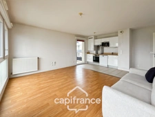 Gironde department (33), for sale in VILLENAVE D'ORNON, 2-bedroom apartment with terrace and two parking spaces 