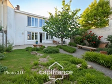 TALENCE (33) bordering BORDEAUX/Saint Genès district, Family house with garden & outbuilding