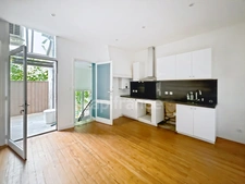 BORDEAUX (33), 4-room apartment for rent with garden and balcony