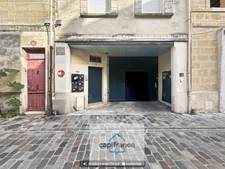 Garage for sale in Bordeaux (33) Parking space Enclosed garage 