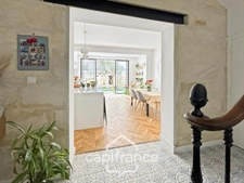 BORDEAUX/NANSOUTY-SAINT GENES Old house, renovated with garden and garage