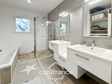 For sale, SADIRAC (33), 20 minutes from BORDEAUX, single-storey house, bright, four bedrooms