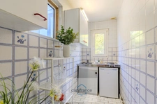 BORDEAUX/St SEURIN district/ Bright 1-bedroom apartment for sale 