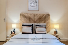 BORDEAUX/St SEURIN district/ Bright 1-bedroom apartment for sale 