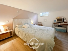 On the outskirts of Bordeaux/Talence (33), in the Caudérès district, a house renovated by an architect with a garden.