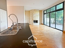 Dpt Gironde (33), for rent UNFURNISHED / BORDEAUX/NANSOUTY Large stone house, with garden