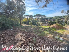 Dpt Var (83), for sale LES ISSAMBRES Land of 1,630 m² close to the center, the beach and the port