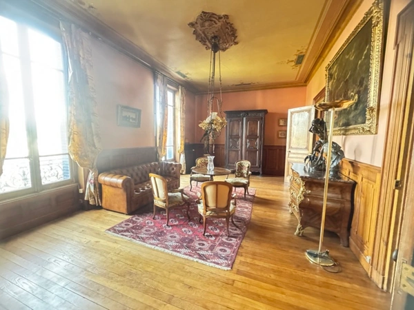 A proximité de Charly, Maison de Maitre  datant du début du XXème siecle.