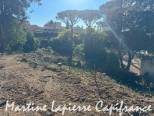Dpt Var (83), for sale LES ISSAMBRES Land of 1,630 m² close to the center, the beach and the port