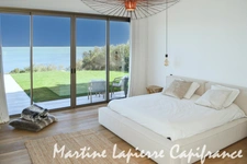  Vaste demeure contemporaine de 350 m², vue époustouflante, piscine à débordement.
