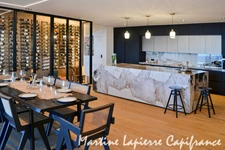  Vaste demeure contemporaine de 350 m², vue époustouflante, piscine à débordement.