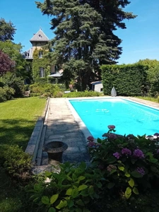 Near Charly, a manor house dating from the beginning of the 20th century.