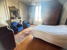 Near Charly, a manor house dating from the beginning of the 20th century.