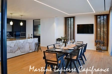  Vaste demeure contemporaine de 350 m², vue époustouflante, piscine à débordement.