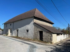 PERRIGNY SUR L OGNON MAISON ANCIENNE DE 127 M2 SUR 898 M2 DE TERRAIN