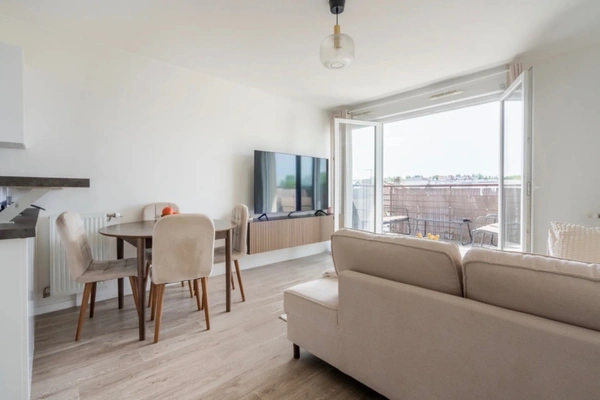 Appartement à vendre T 3 , 55 m2 a LIVRY GARGAN (93)