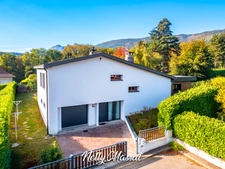 Maison à vendre 5 pièces LA MOTTE SERVOLEX (73) - Maison familiale rénovée avec piscine proche école