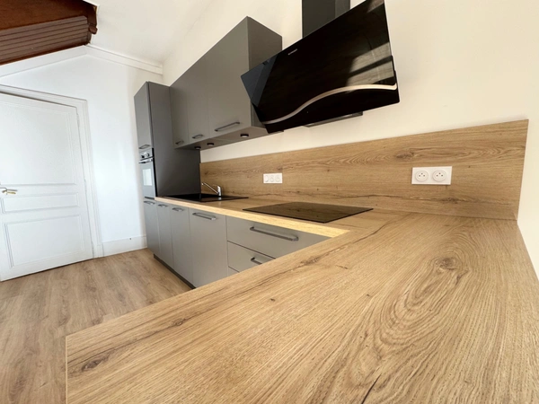 Appartement à vendre 5 pièces  (73) - Triplex de 93 M2 avec Terrasse et jardin privatif, stationnements privatifs