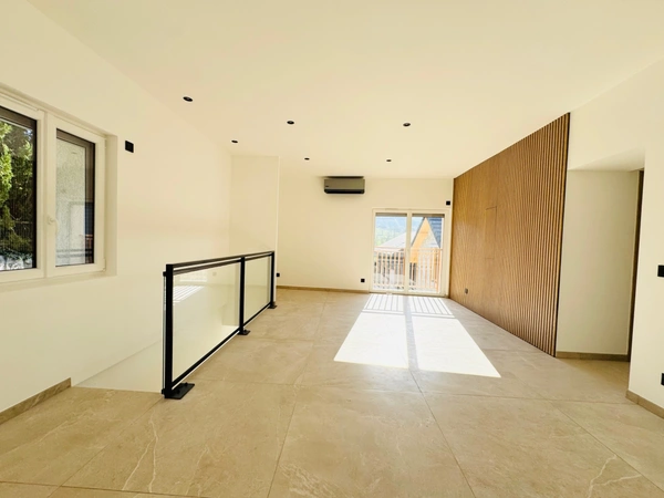 Appartement à vendre 3 pièces COGNIN (73) - 59 M2 - garage et stationnement - 