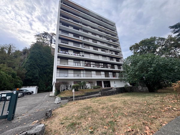 Appartement à vendre 2 pièces  (73) - T2 de 47 M2 loué - Vue dégagée et balcon