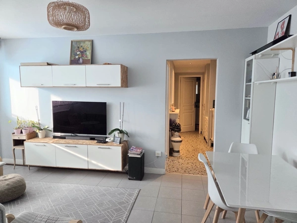 Appartement à vendre 3 pièces AIX LES BAINS (73) - vue dégagée et balcon