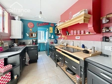 AGREABLE MAISON DE VILLE – CHARME DE L’ANCIEN – EMPLACEMENT RECHERCHÉ