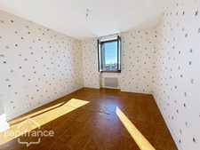 3-bedroom house in SAINT VARENT (79)