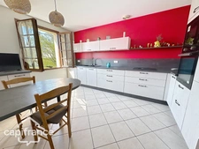 SINGLE-STOREY HOUSE WITH 7 ROOMS IN SAINT VARENT (79)