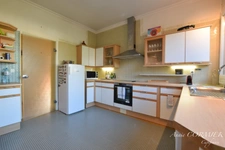 LORRIS, Maison de caractère d'environ 150m2, trois chambres.