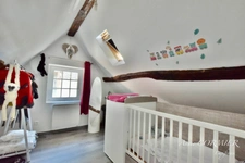 À vendre Maison avec grand terrain et grange indépendante.